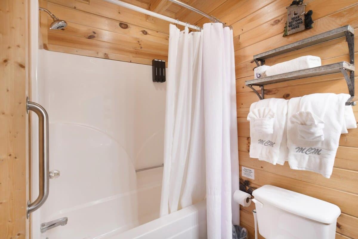 Ryes And Shine Bootlegger'S Cabin! Hot Tub* Pool* Arcade* Billiards *Ev * Pet Friendly Сев'єрвілл Екстер'єр фото