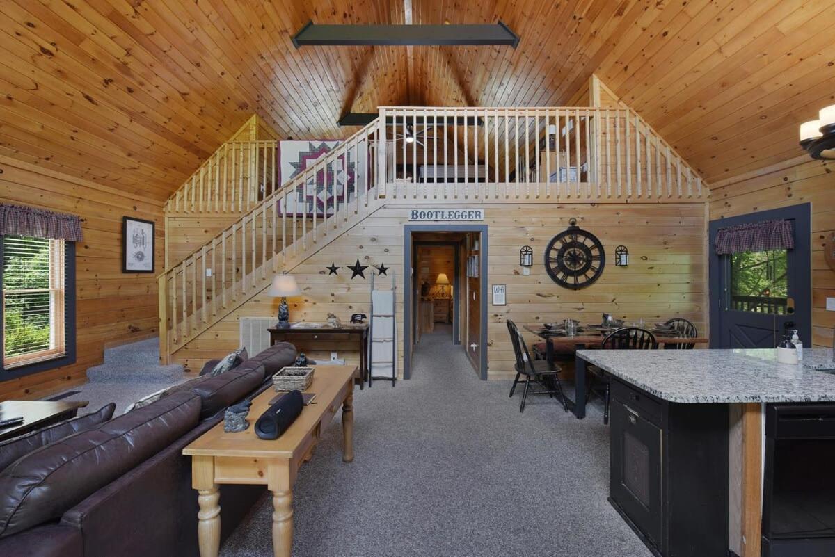 Ryes And Shine Bootlegger'S Cabin! Hot Tub* Pool* Arcade* Billiards *Ev * Pet Friendly Сев'єрвілл Екстер'єр фото