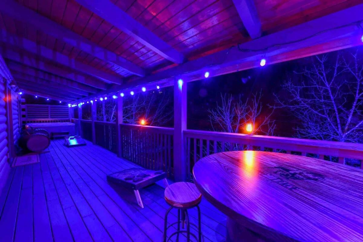 Ryes And Shine Bootlegger'S Cabin! Hot Tub* Pool* Arcade* Billiards *Ev * Pet Friendly Сев'єрвілл Екстер'єр фото